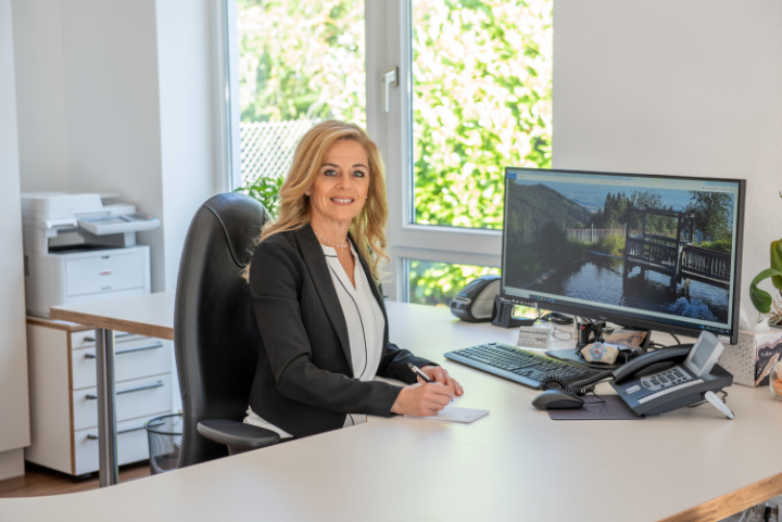 Beratungsgespräch in unserem Büro oder bei Ihnen zu Hause